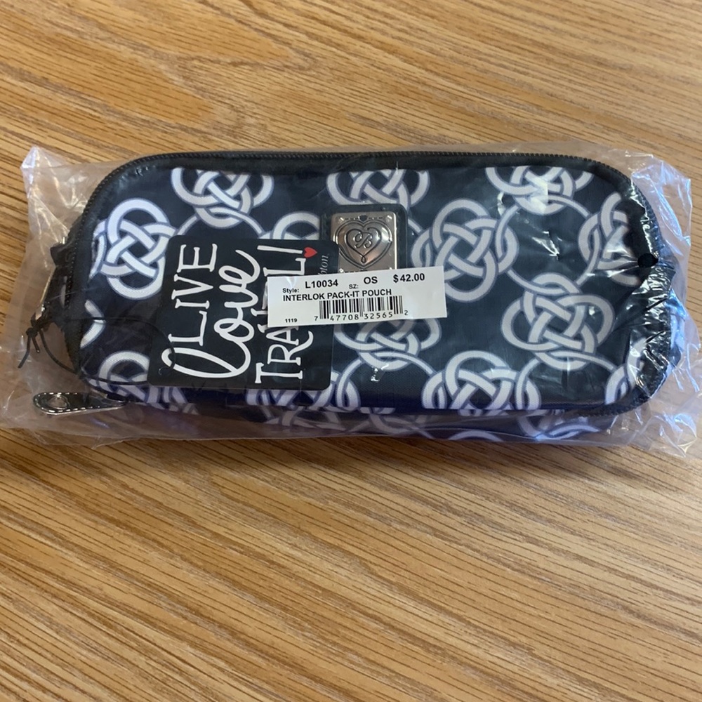 Brighton Interlock pack it pouch